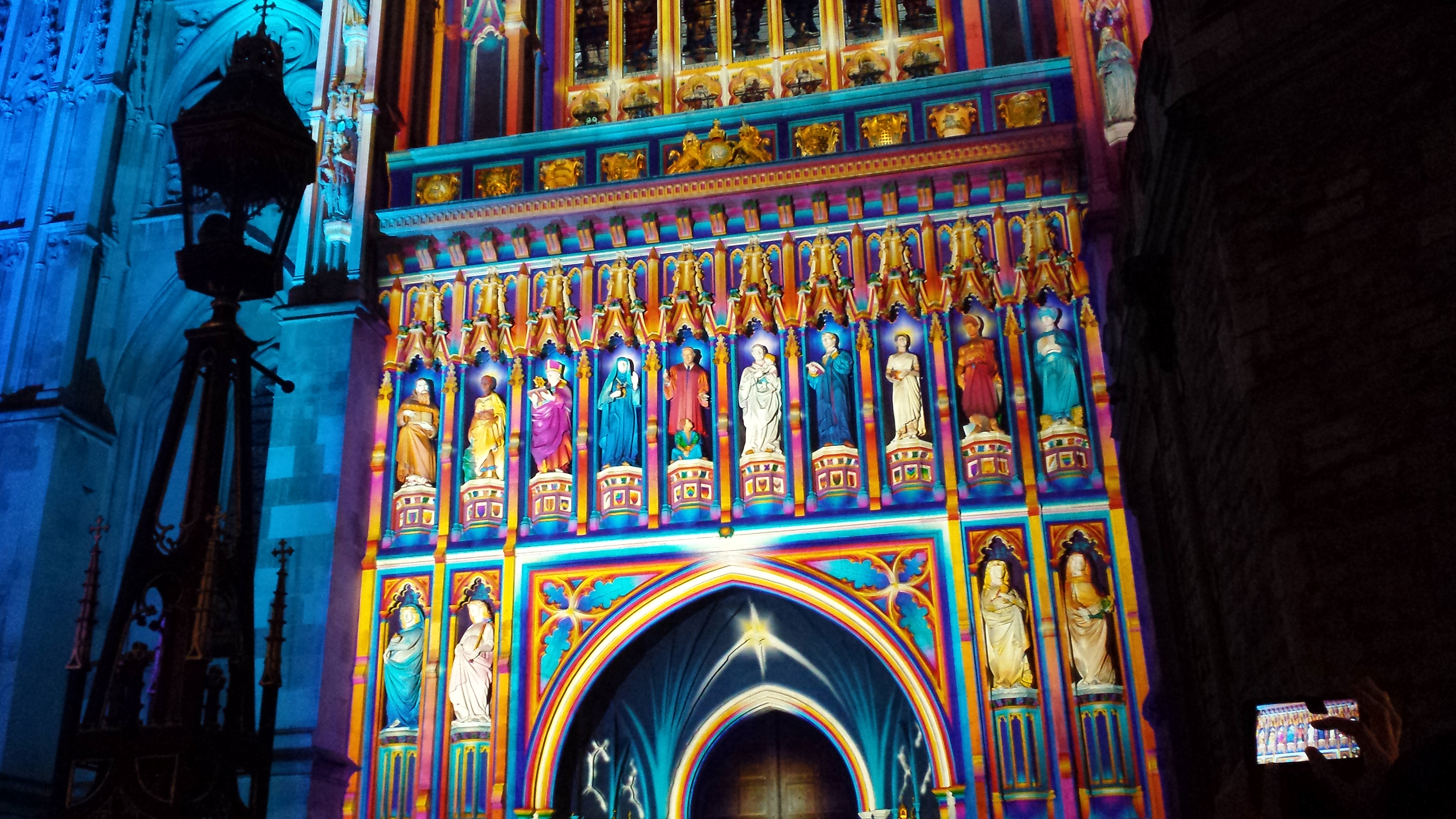 WESTMINSTER ABBEY WEST END LIT BY A GIANT OVERHEAD PROJECTOR